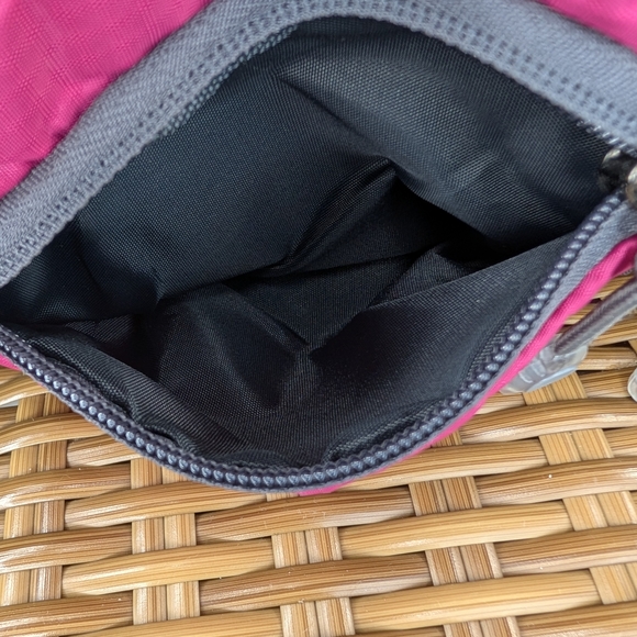 Engyen Pink Gray Fanny Waist Pack Crossbody Bag Water-Resistant Nylon NWT - Picture 10 of 12